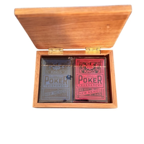 Aces Over Kings World Championship Poker Tournament Cards 2 Deck Wood Box Hinged - Picture 3 of 4